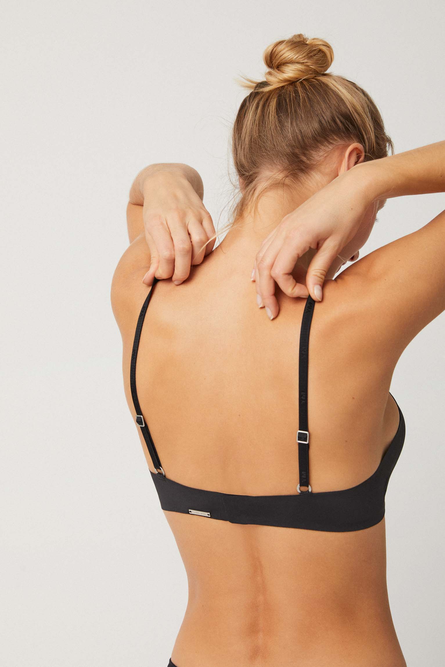 Reggiseno push up senza cuciture nero imbottito con ferretto - immagine 3