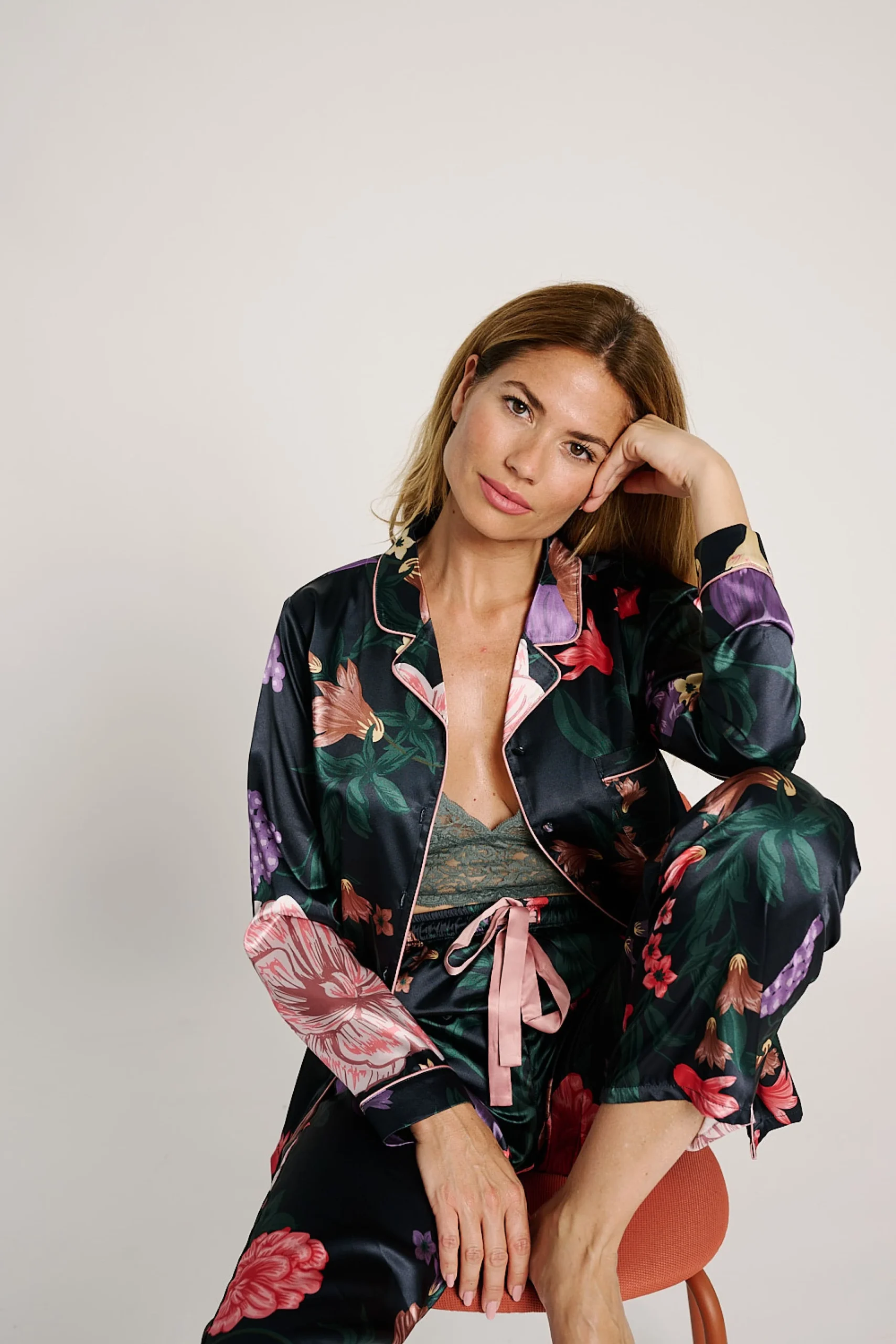 Camicia da pigiama in raso con stampa floreale | MUYDEMI - immagine 4