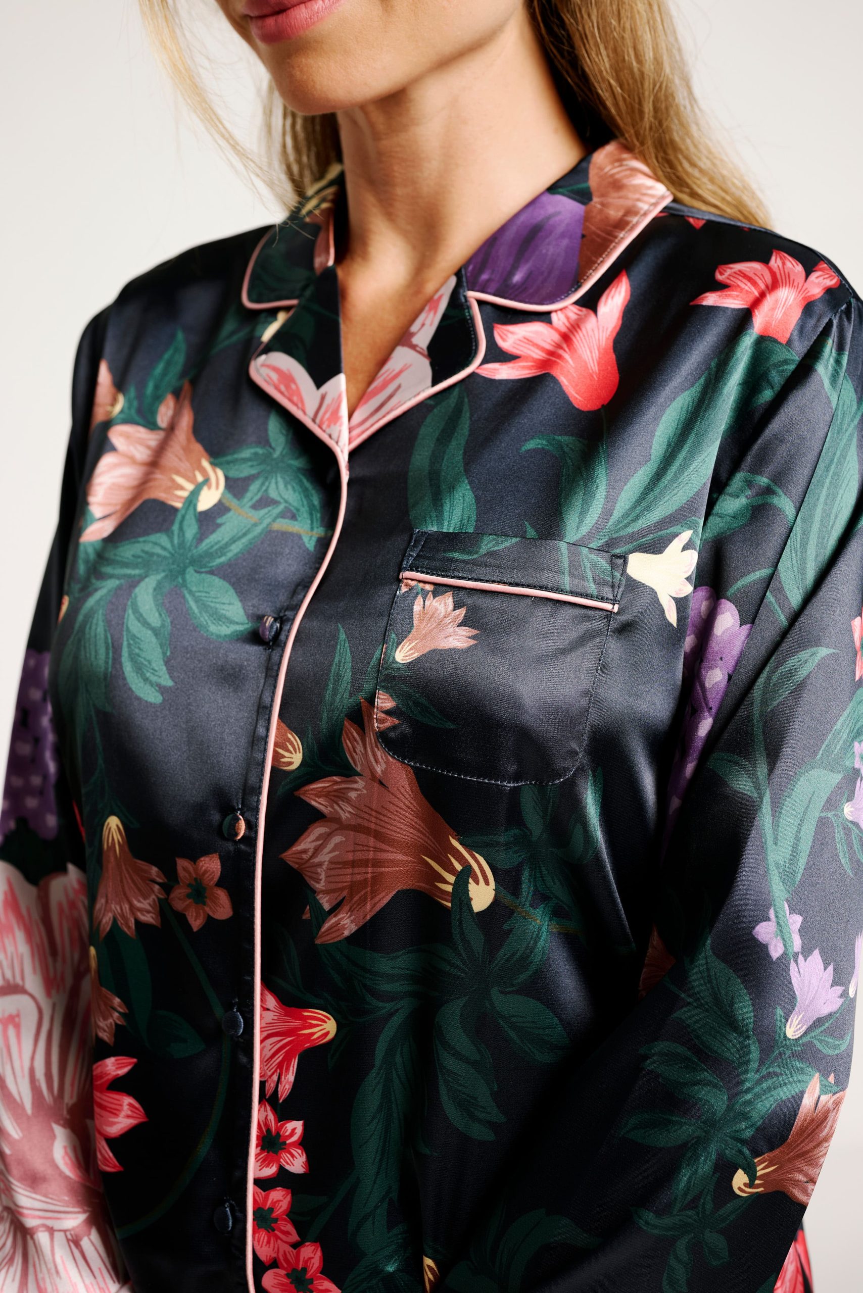 Camicia da pigiama in raso con stampa floreale | MUYDEMI - immagine 6