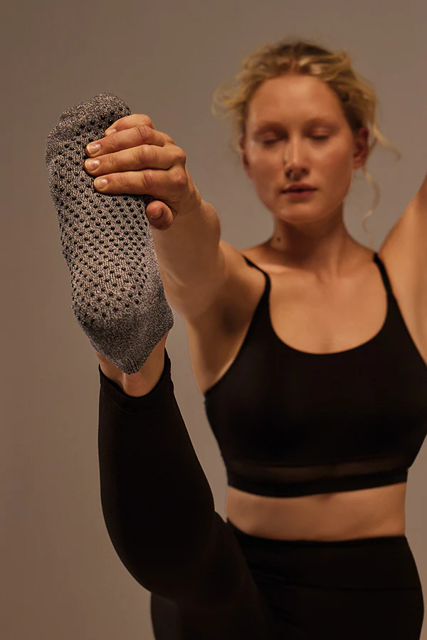 Calzini grigi per yoga e pilates in cotone