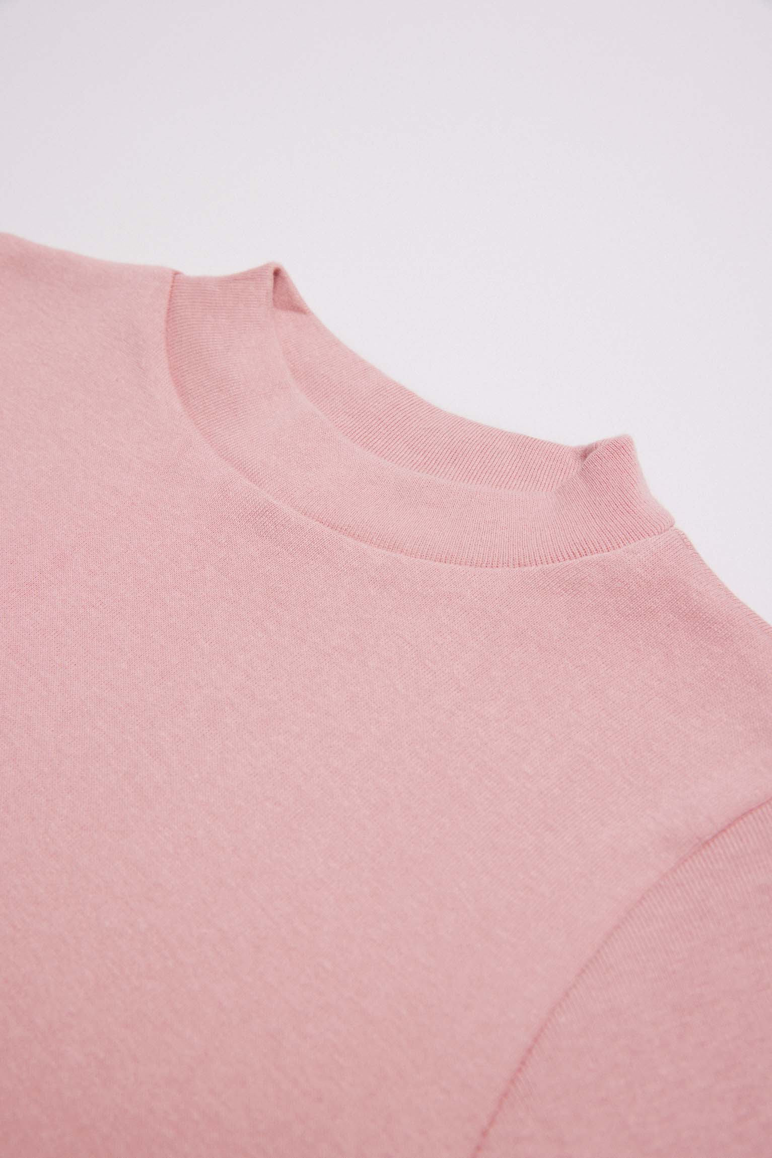 Calda t-shirt rosa a maniche lunghe con collo a semi-cigno - immagine 3