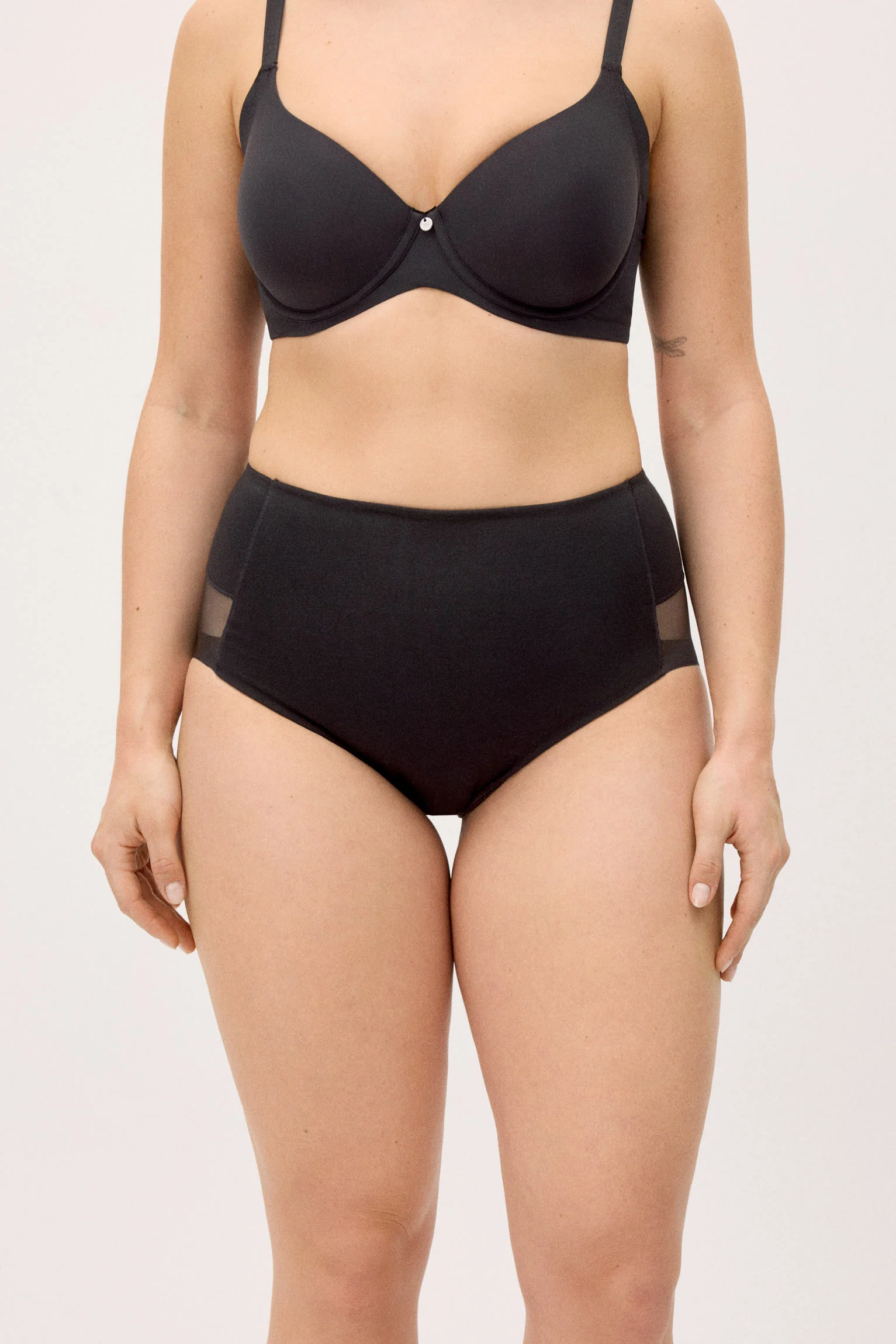 Slip modellanti in cotone nero con tulle, leggera compressione - immagine 2