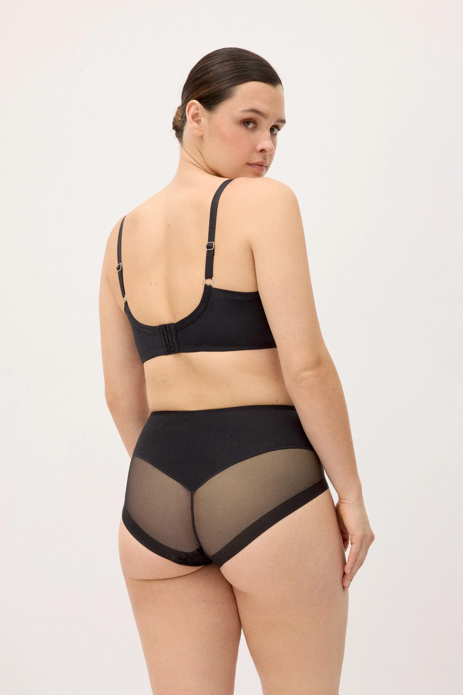 Slip modellanti in cotone nero con tulle, leggera compressione - immagine 3