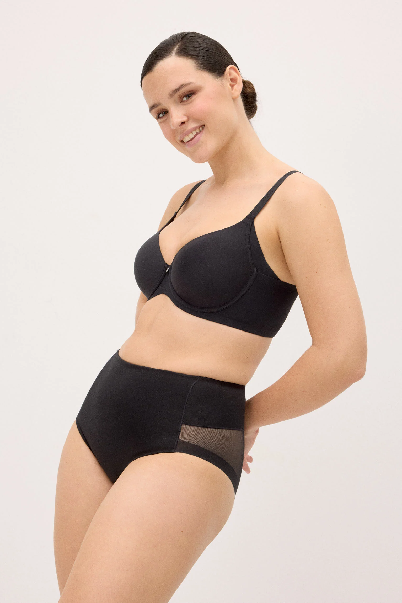 Slip modellanti in cotone nero con tulle, leggera compressione - immagine 4