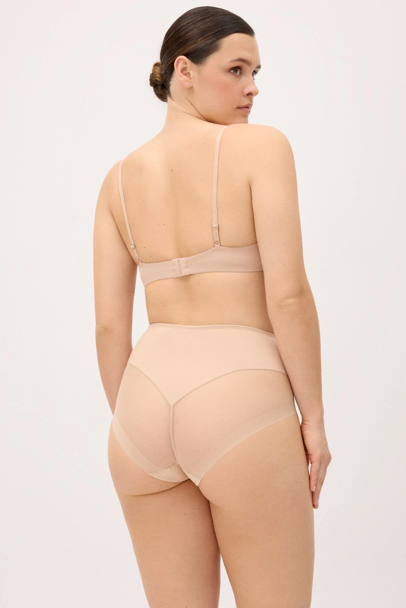 Slip modellante in cotone color carne con tulle, leggera compressione - immagine 3