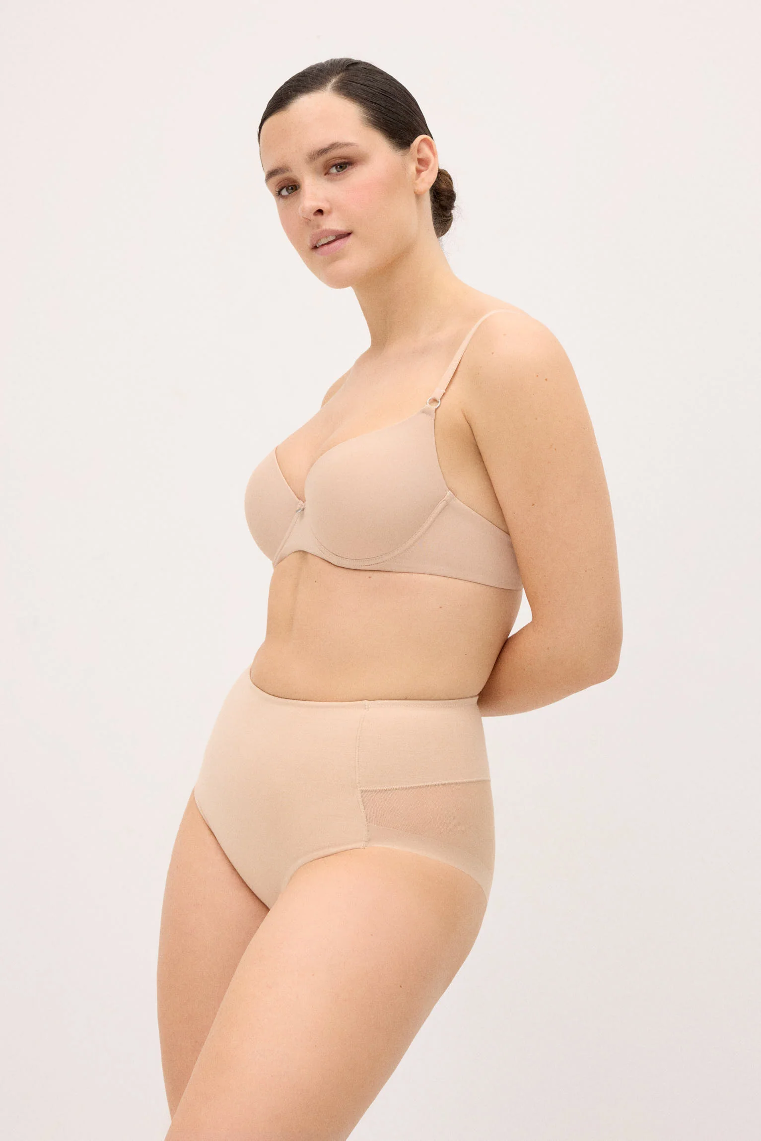 Slip modellante in cotone color carne con tulle, leggera compressione - immagine 4