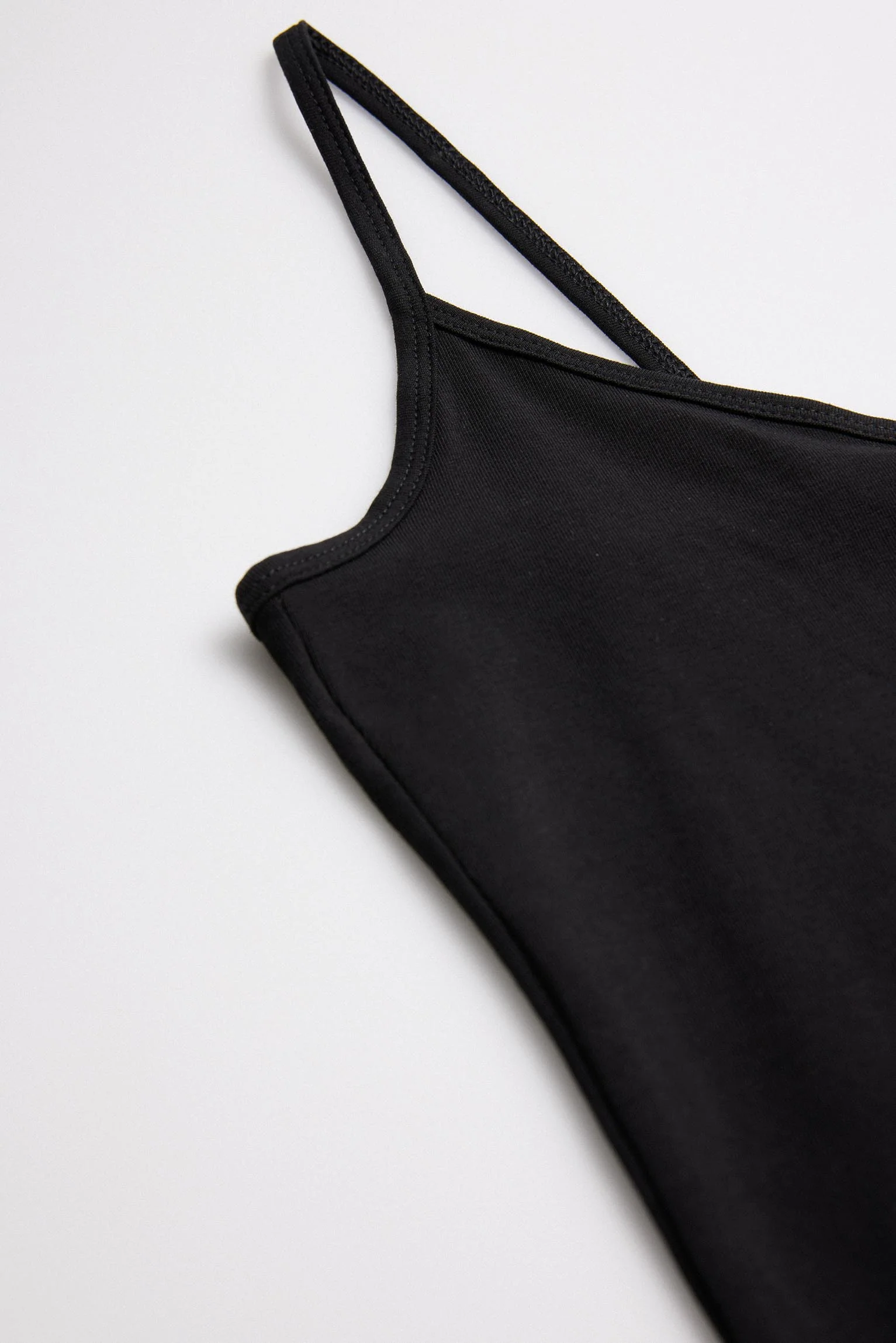 Canottiera con cinturino sottile - immagine 4
