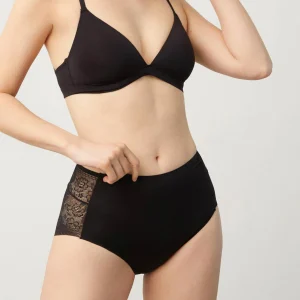 Maxi slip invisibile con pizzo nero