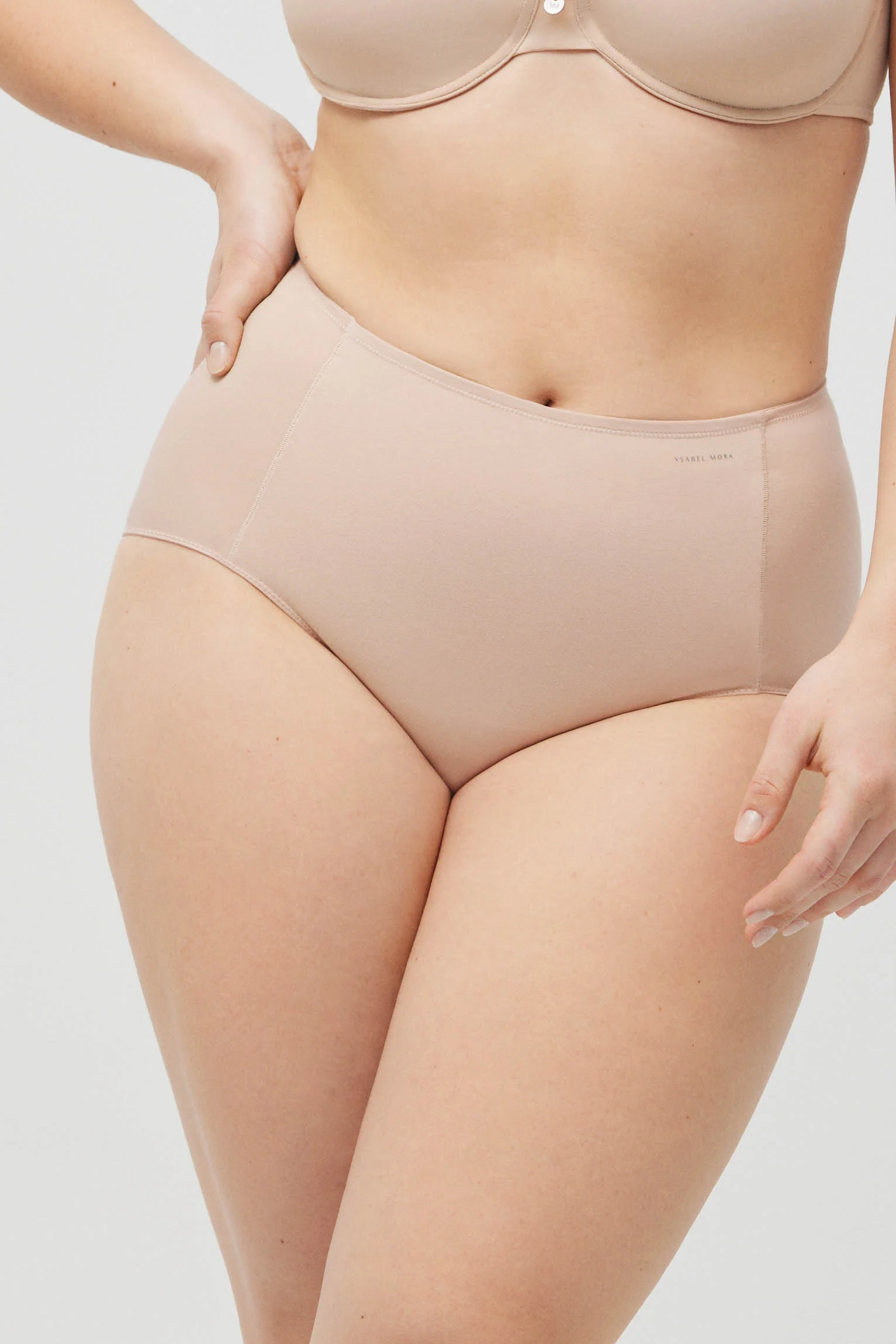 Mutandina riducente in cotone a media compressione color carne