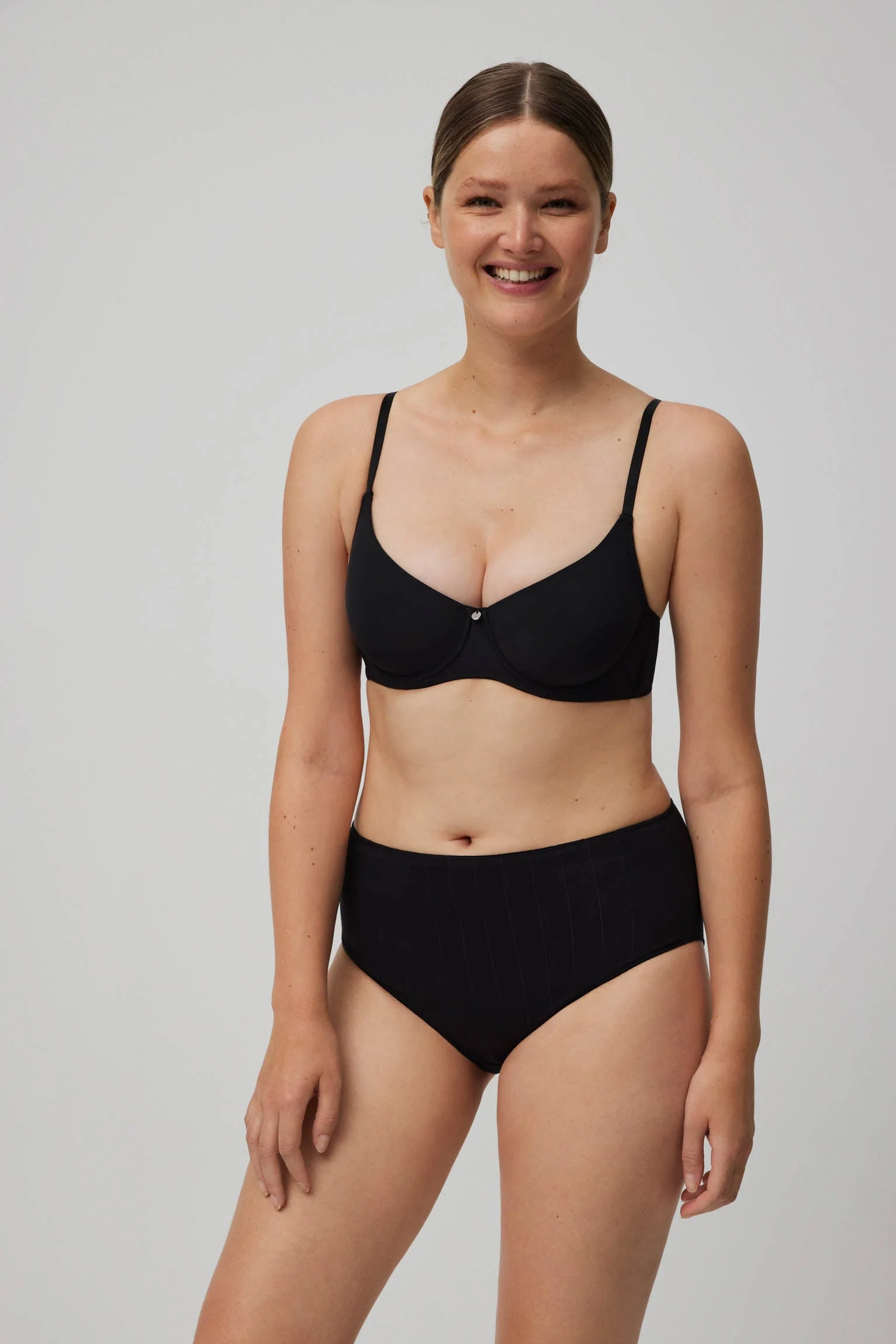Mutandina alta nera a coste - immagine 4