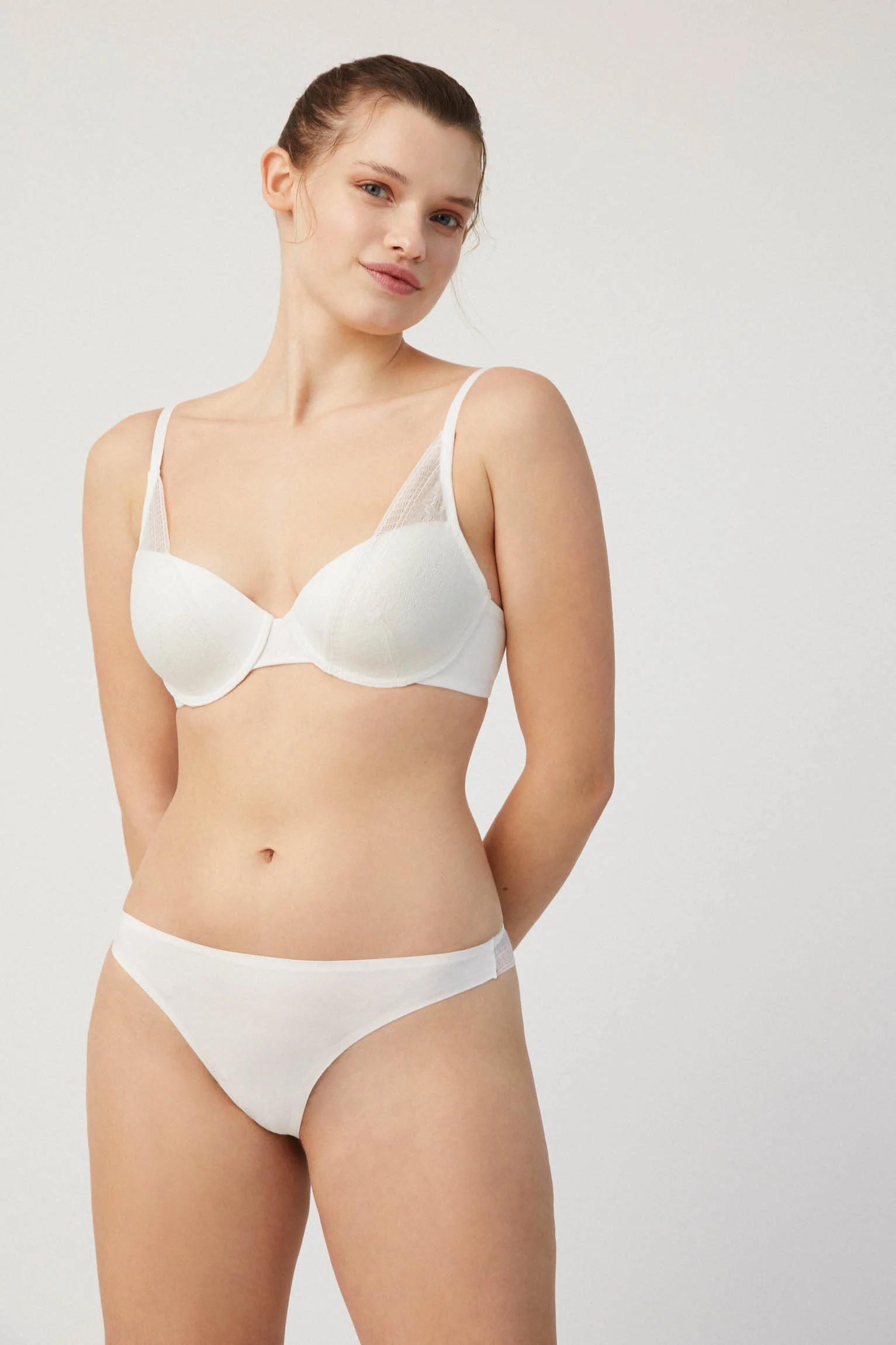 Brasiliana invisibile con pizzo avorio - immagine 3