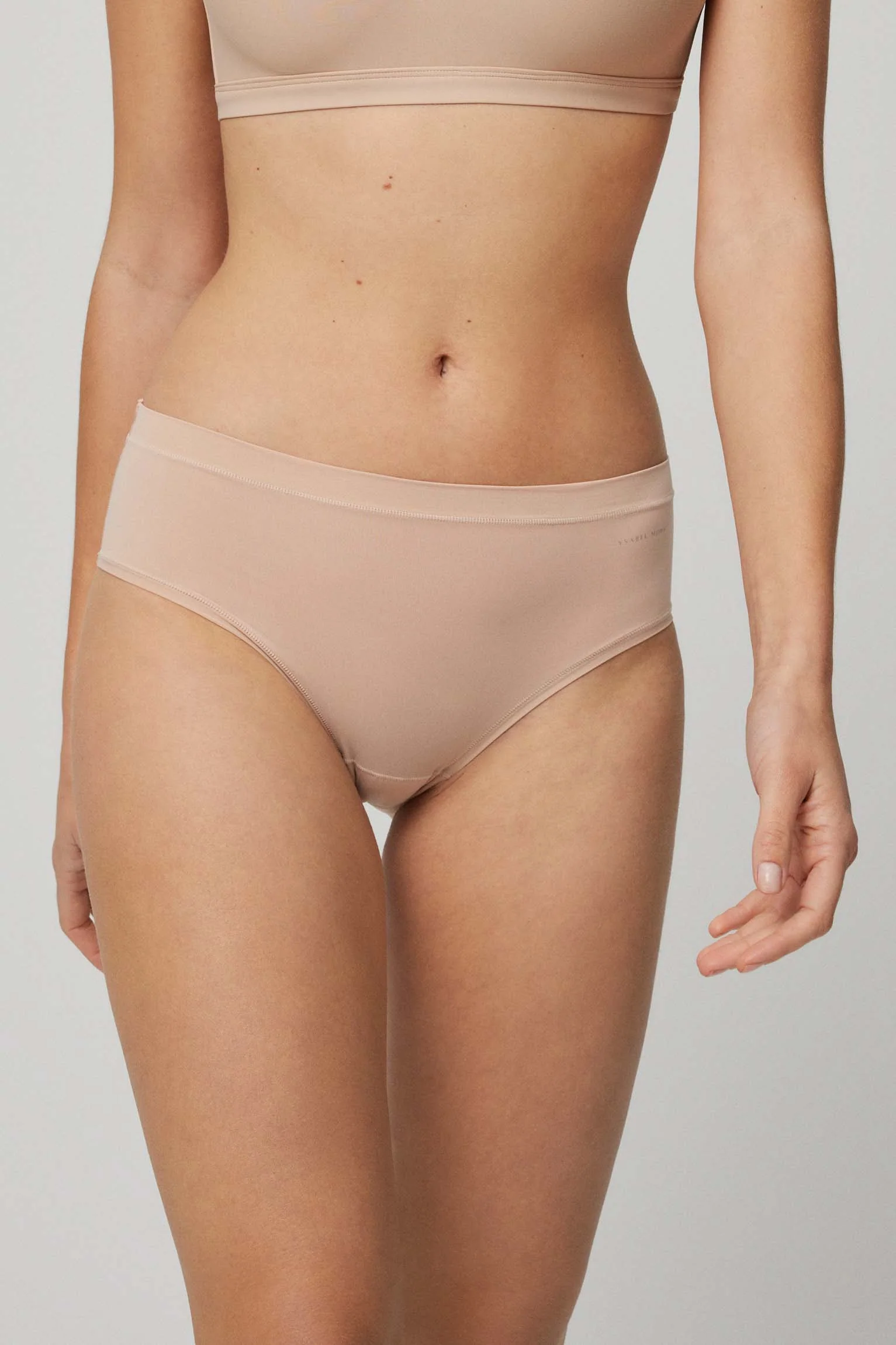 Adatta lo slip midi con finiture nude invisibili - immagine 4