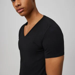 Canottiera nera a maniche corte con scollo a V