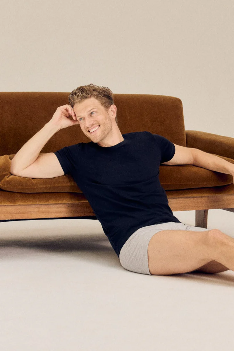 Maglietta nera a maniche corte - immagine 2