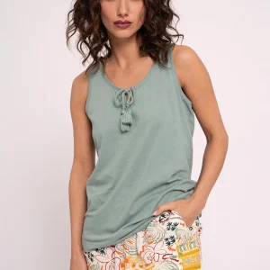 Pigiama corto da donna con dettaglio scollo | MUYDEMI