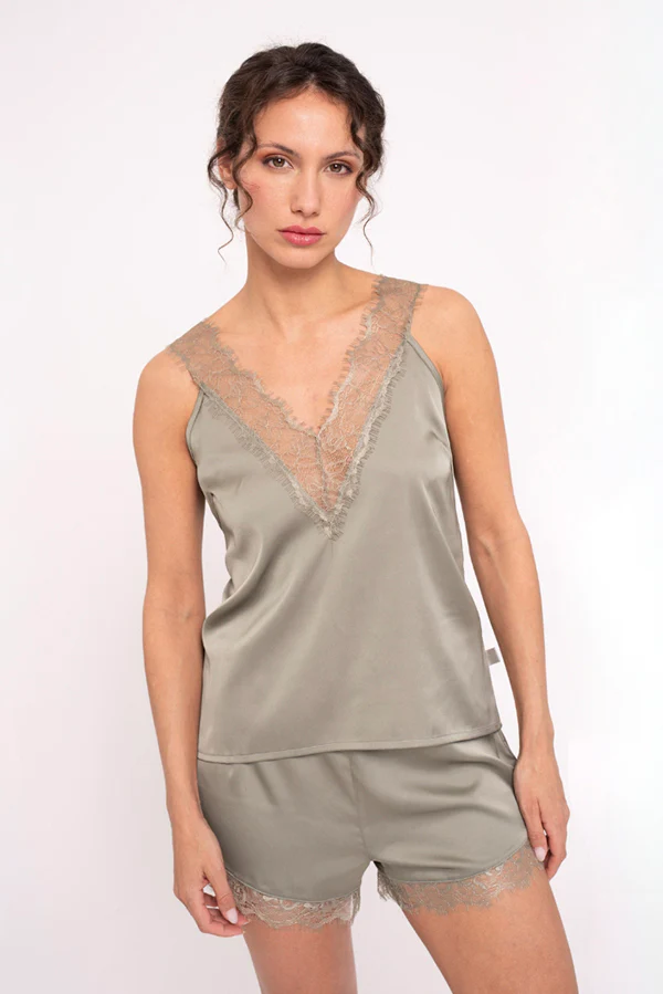 Pigiama corto da donna in raso verde | MUYDEMI