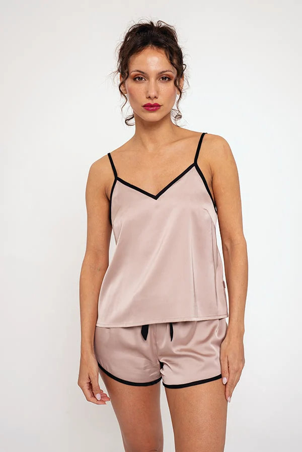Pigiama corto da donna in raso rosa | MUYDEMI - immagine 2
