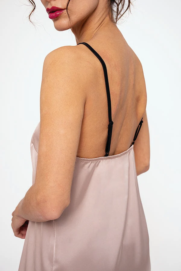 Camicia da notte corta da donna in raso rosa | MUYDEMI - immagine 3