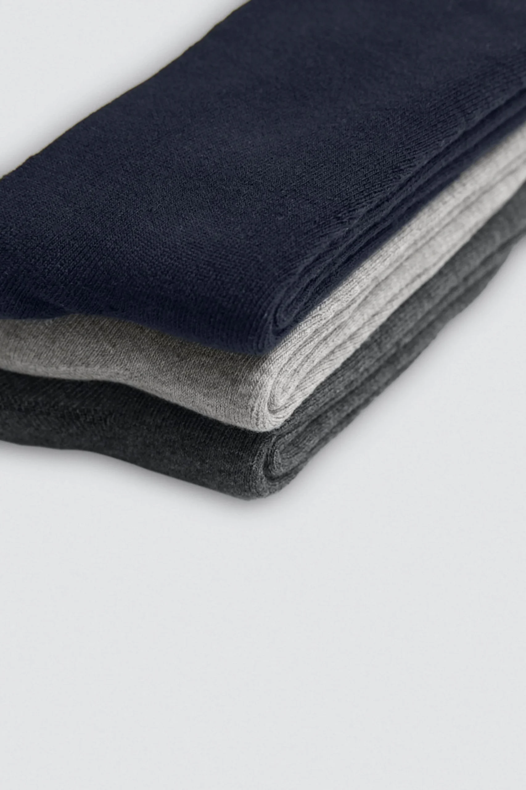 Confezione da 3 calzini termici alti con polsini anti-pressione in colori neutri - immagine 3