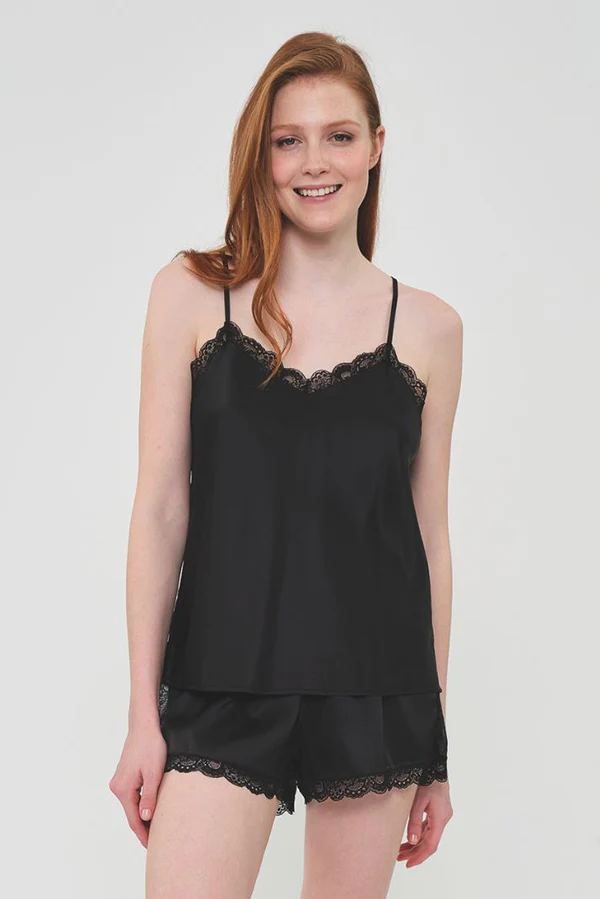 Pigiama corto da donna in raso nero | MUYDEMI