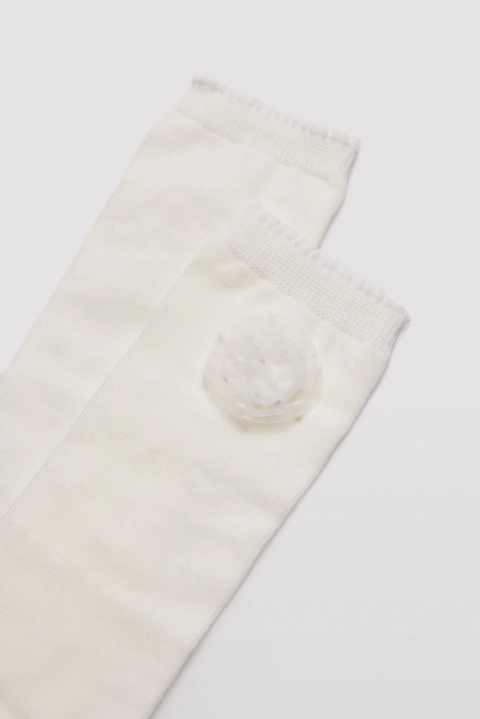 Confezione da 3 calzini lunghi da bambina con dettaglio fiore puntinato - immagine 7