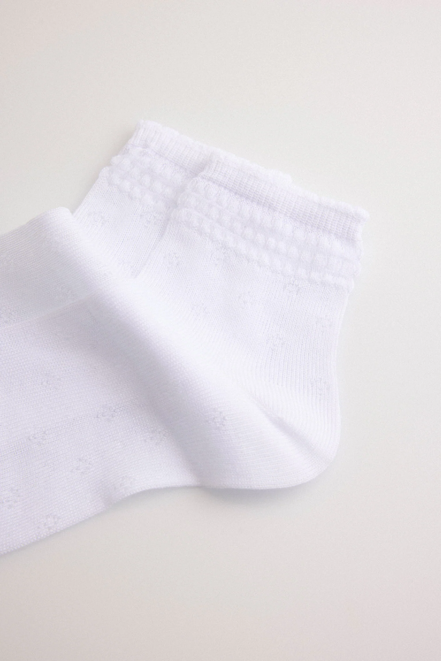 Calzini da cerimonia per bambini con dettagli bianchi - immagine 3