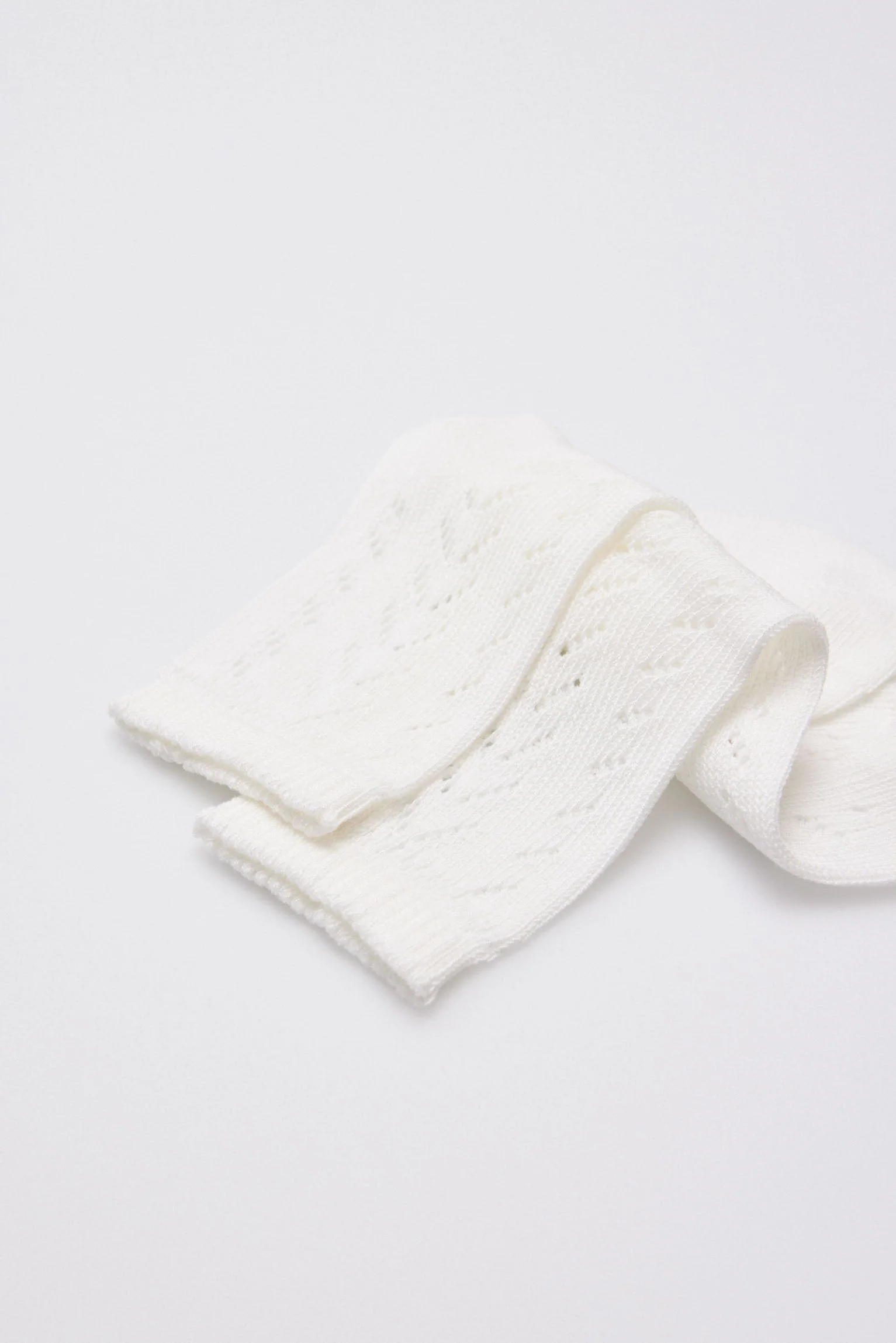 Calzini bianchi traforati per bambino - immagine 3