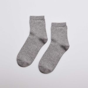 Calzini grigi con perle per bambini