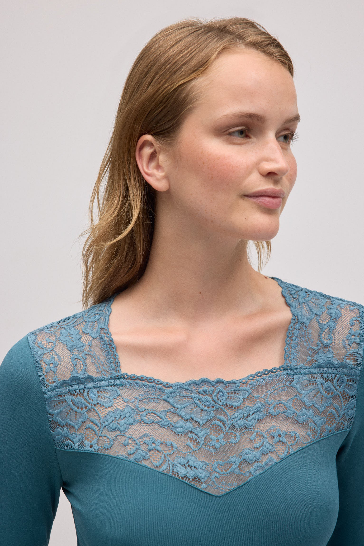 Maglietta termica con dettagli in pizzo blu - immagine 4