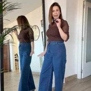 Outfit con pantaloni larghi blu navy @emidelgado79