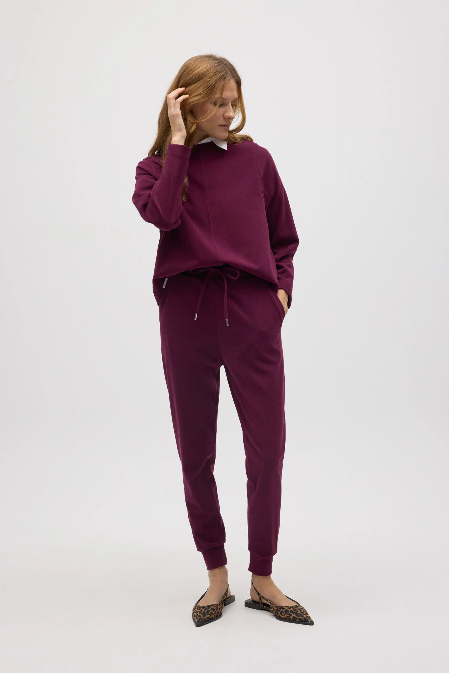 Maglione caldo girocollo con texture bordeaux - immagine 5