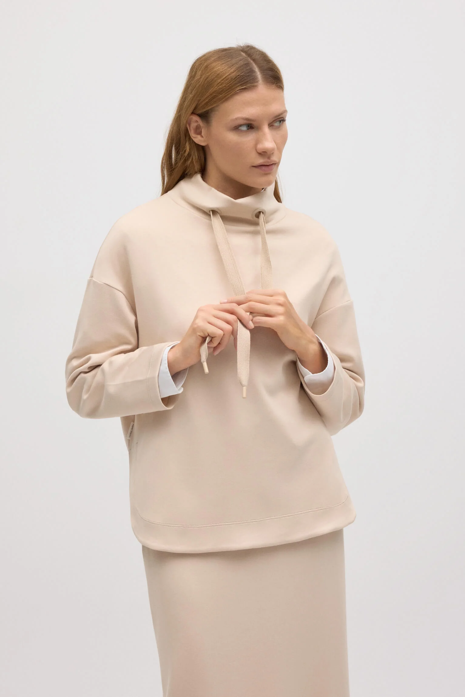 Felpa girocollo fluida color avorio