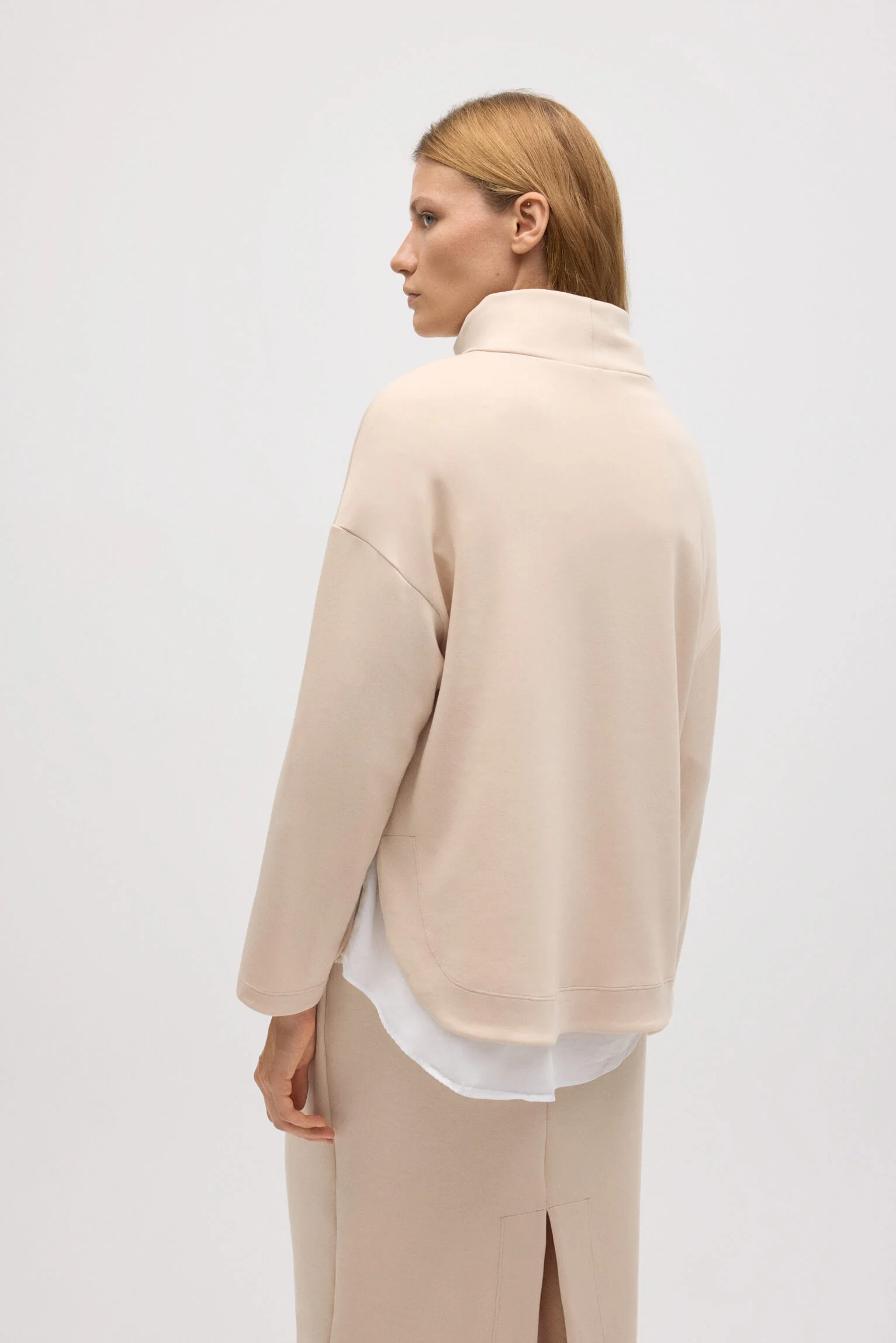 Felpa girocollo fluida color avorio - immagine 4