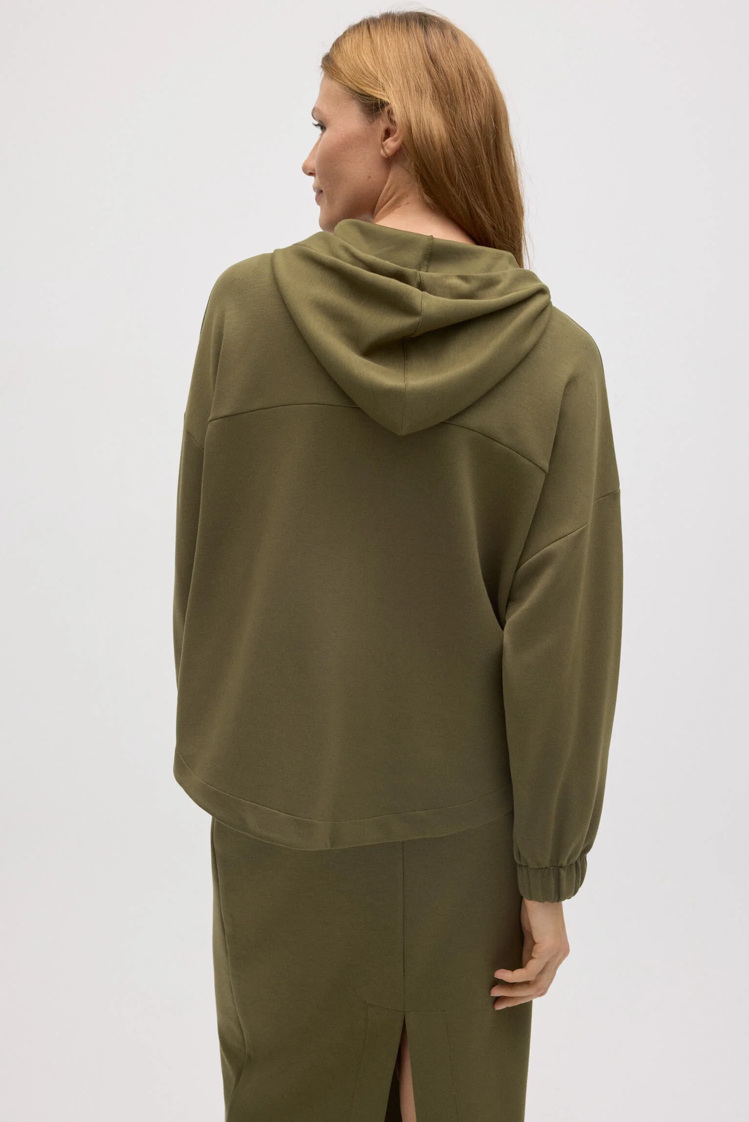 Felpa verde fluida con cappuccio - immagine 6