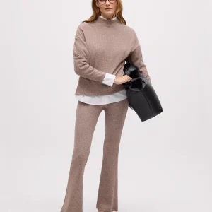 Maglione marrone a coste con scollo a V Perkins