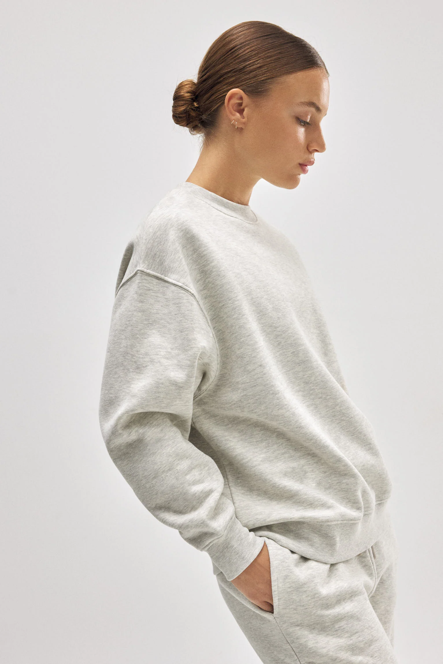 Felpa girocollo con interno in pile grigio - immagine 2