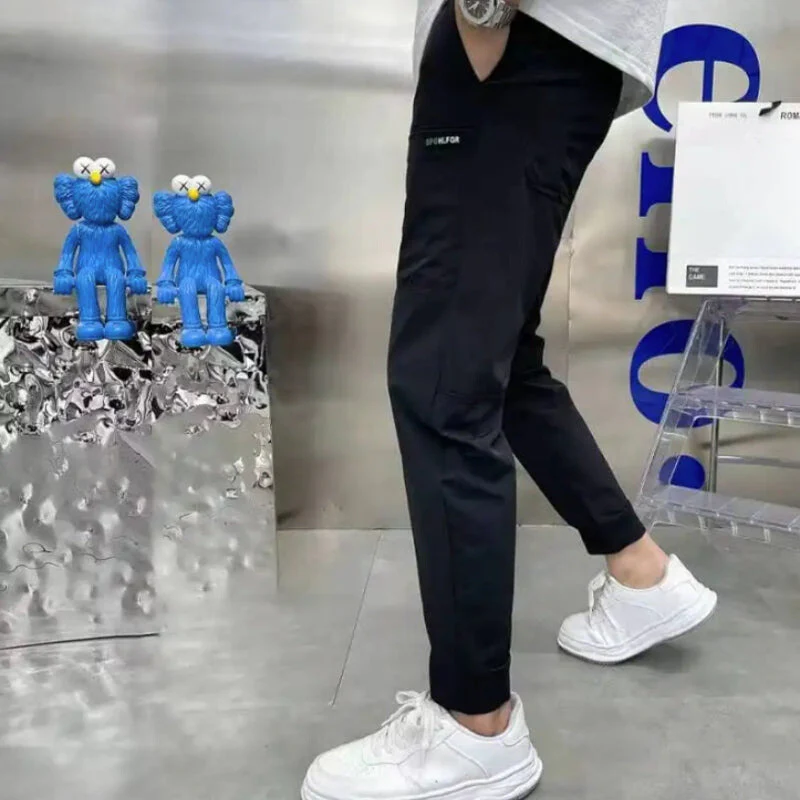 Pantaloni cargo comodi con grande capacità di stivaggio - immagine 9