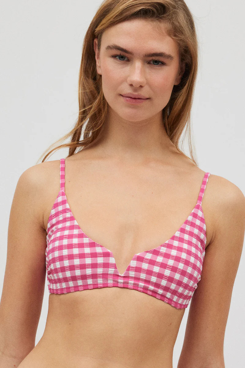 Top bikini a triangolo vichy con texture rosa - immagine 2