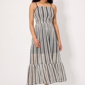 Abito lungo traforato con fodera interna