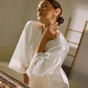 Vestaglia a maniche lunghe in raso bianco | Collezione Sposa