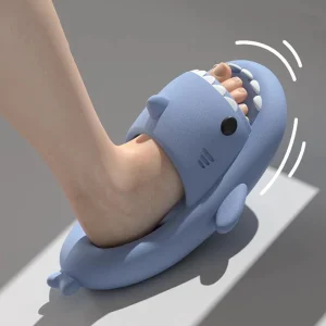 Sandali antiscivolo a forma di squalo: comfort e sicurezza
