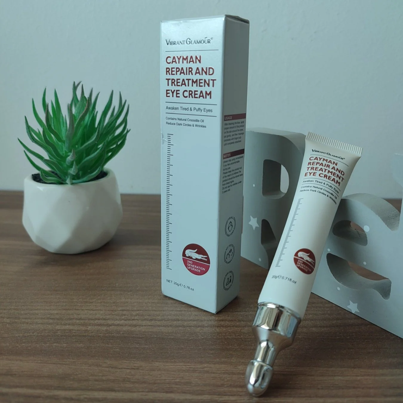 Crema contorno occhi: effetto lifting in 2 minuti - immagine 4